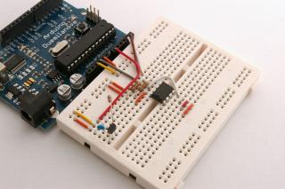 Arduinoと大容量EEPROMとCOMS温度センサS8100B