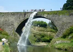 世にも珍しい水路橋　通潤橋