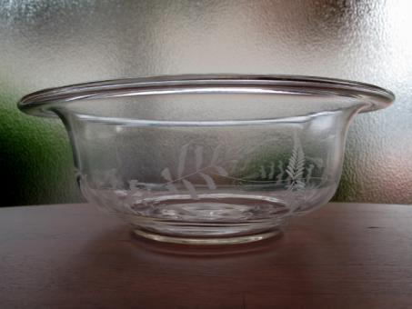 ガラスの菓子鉢
