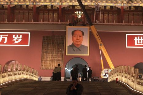 毛沢東さん肖像交換（建国60周年記念式典）1