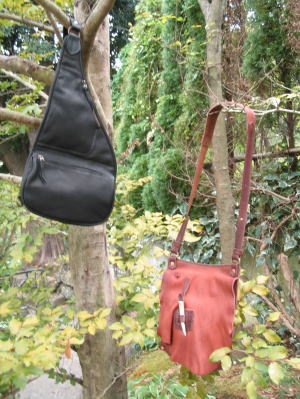 伊豆高原　ギャラリー　ショップ　ギャラリーぶなの木　創作革のバッグ
