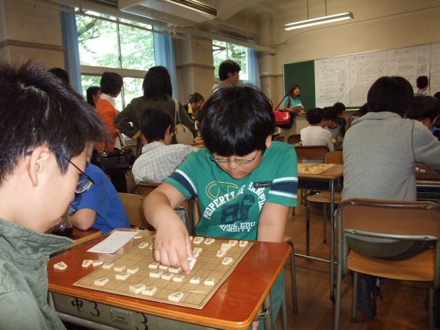 麻布中学・高校文化祭の将棋部にて4枚落ちで勝った下の子